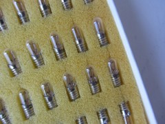 NOS Box of 100 pcs No 399 Subminiature Incandescent Lamp Bulbs 28V Screw Base