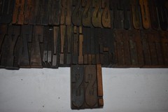 Vintage 2-1/2″ Wood Type Print Blocks Fancy Letters A-Z + Extras 119 Pcs.