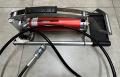 INTERCABLE FPI70S Foot Operated Hydraulic Pump, 700bar W. Pressure Gauge,3M Hose