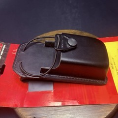 Safariland Swivel Radio Carrier 762-5-2 Plain Black Leather 1.65″x 2.25″x 3.50″