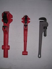 NEW TWO FOOT VISE & PIPE WRENCH 1/2″-2″ RIDGID 300 700 141 161 Pipe Threader 811
