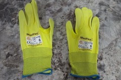 Pip 34-8743FY 72 Pk Size XS / 6 Yellow Cut-Resistant Glove