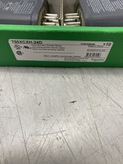 Lot Of 10 Schneider Electric Plug In Socket Mount 750XCXH-24D