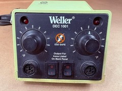 WELLER DEC1001 Electrostatic Dissipative Dual SOLDERING POWER STATION – TESTED