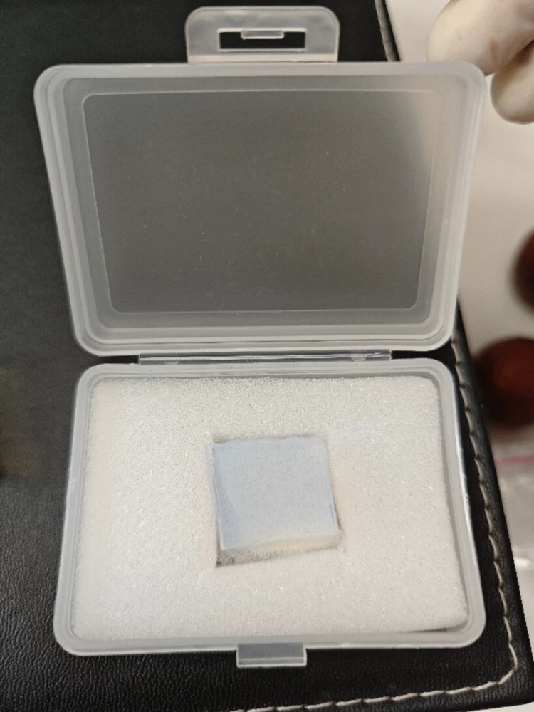Aerogel Cube Block with High Permeability and High Porosity Nanoporous Silica