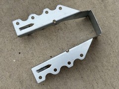 Sandbaggy Face Mount Joist Hanger for 2×6 and 2×8 Nominal Lumber (Galvanized)