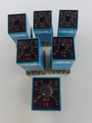 Cutler-Hammer TRN1P Electronic Timer 10A 120VAC 0-5 Min with D3PA2 Socket Base