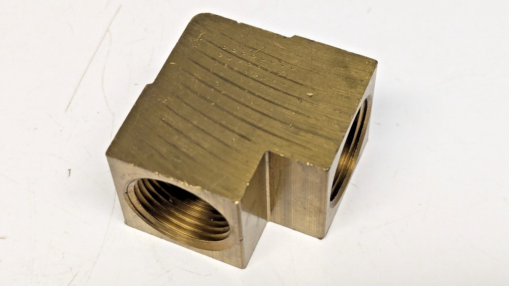 NOS Aeroquip 3/4” x 3/4” FNPT Brass 90° Female Elbow Pipe Fitting, 3500×12