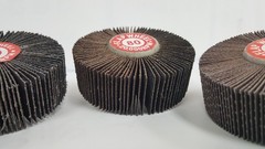 2″ X 1″ X 1/4″ – Kelco Mounted Flap Wheel, Aluminum Oxide, Resin-Bonded